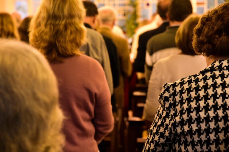 Como se Vestir para ir à Igreja?